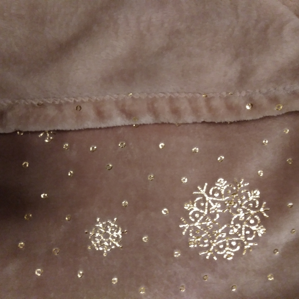 Essential Home throw - Picture 7 of 9
